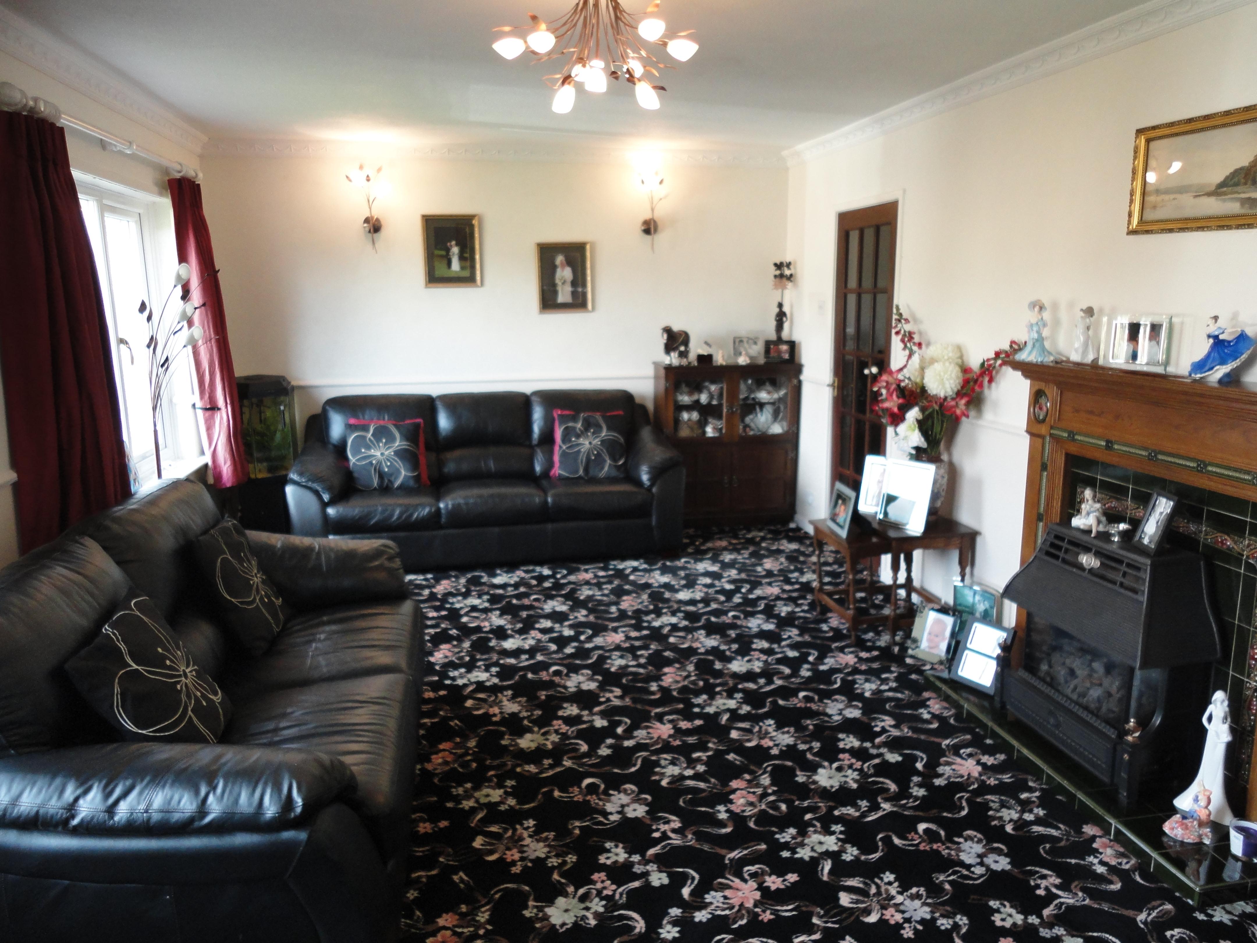 6 Laithe Avenue Lounge 2.JPG